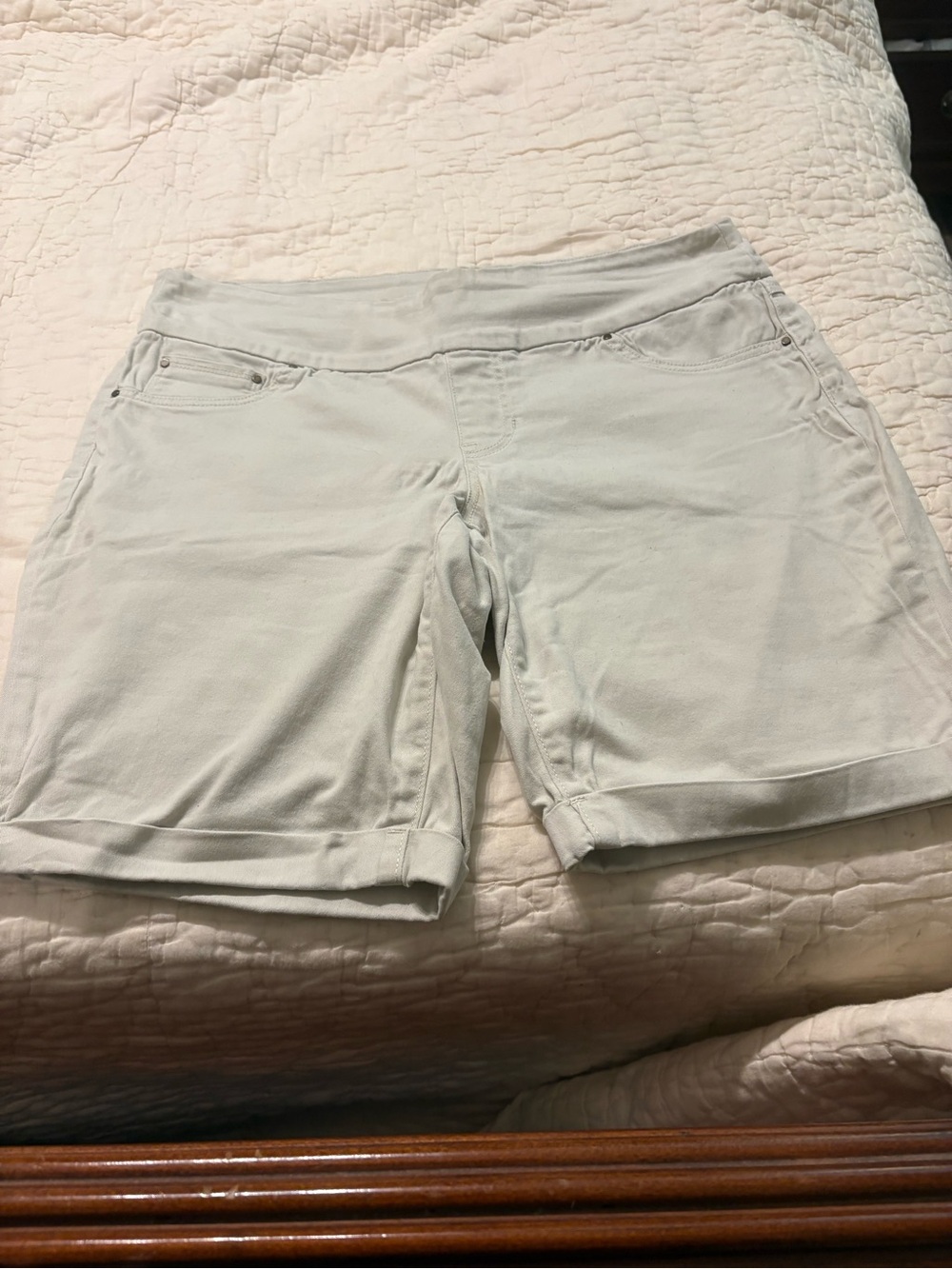 Women's Stretch Pull-On Shorts